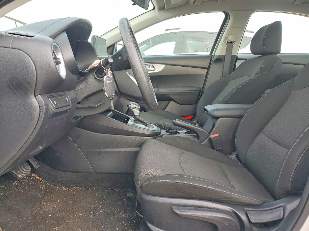 2024 KIA FORTE LX photo 7