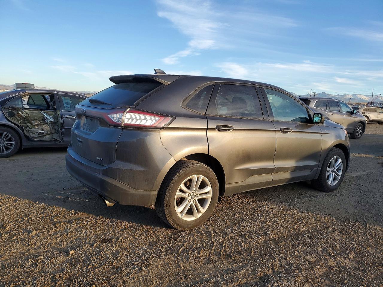 2017 FORD EDGE SE photo 5