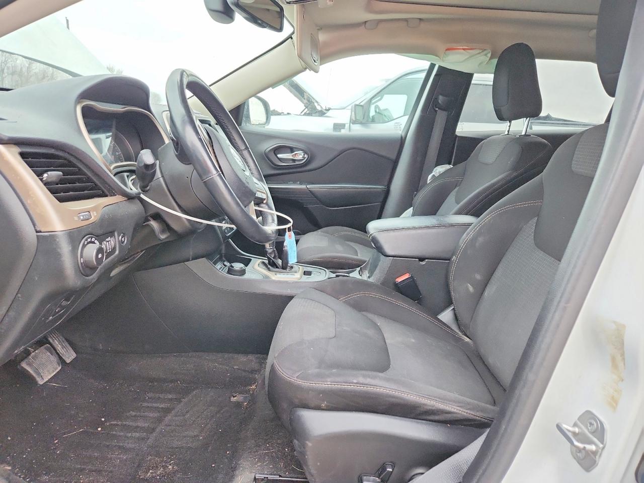 2015 JEEP CHEROKEE LATITUDE photo 19