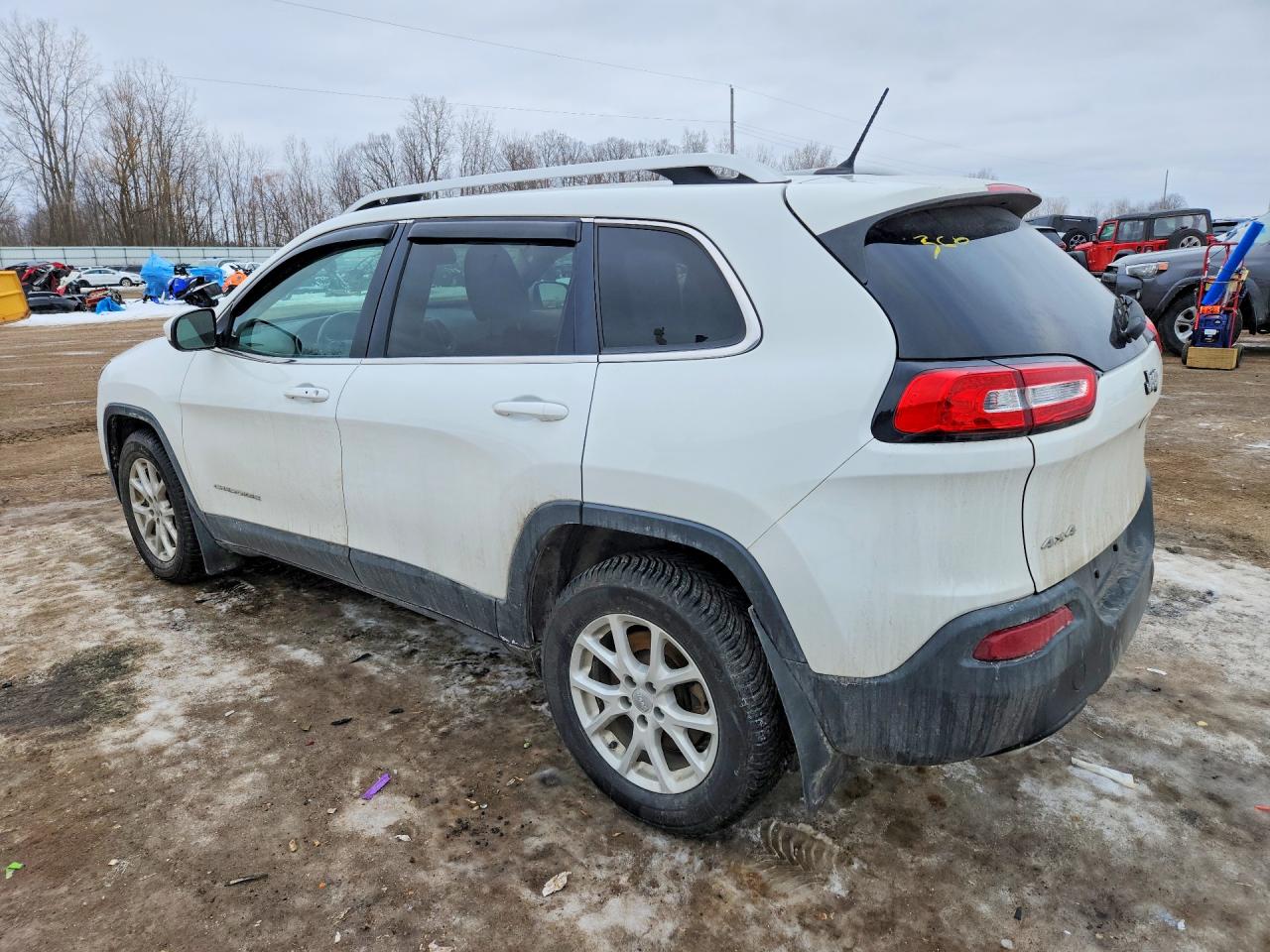2015 JEEP CHEROKEE LATITUDE photo 4