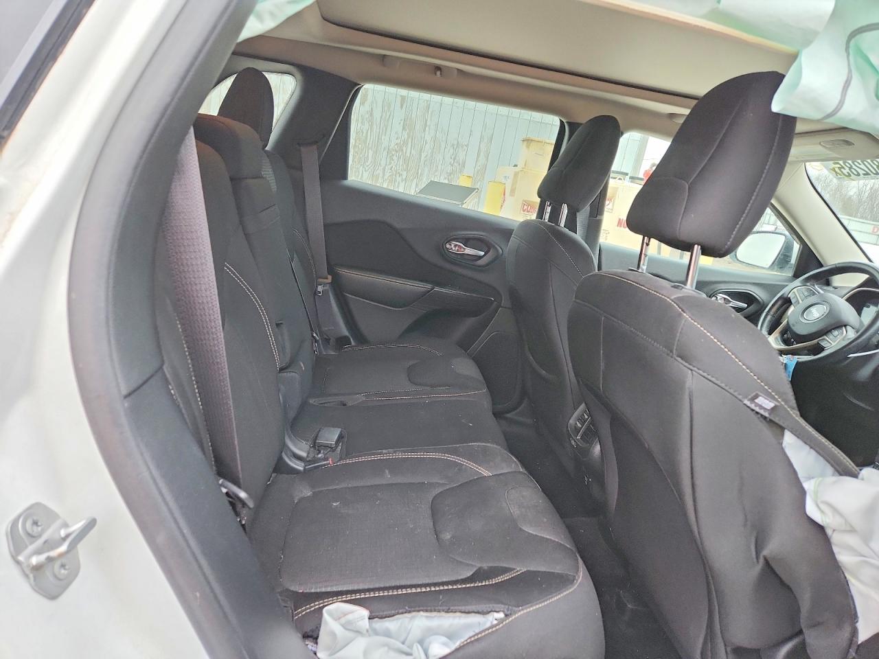 2015 JEEP CHEROKEE LATITUDE photo 31