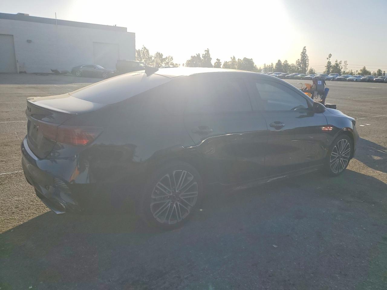 2024 KIA FORTE GT photo 3