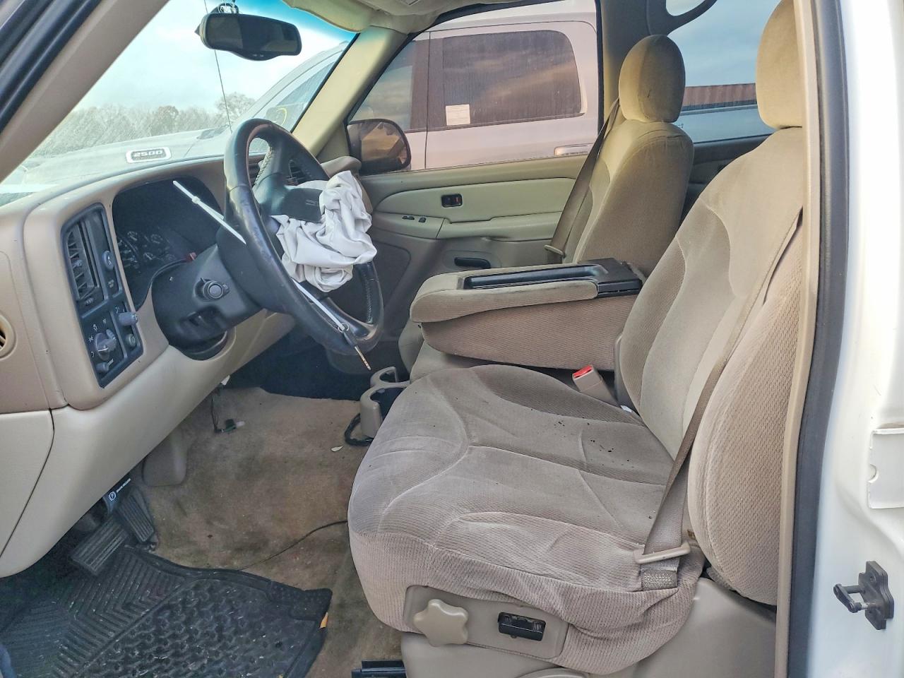 2002 GMC YUKON XL C1500 photo 13
