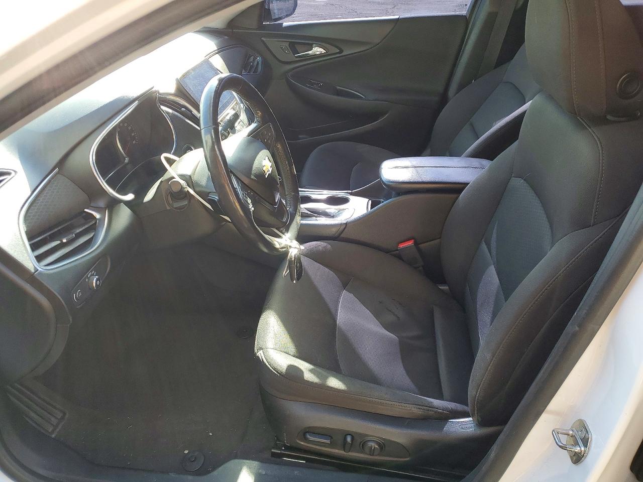 2018 CHEVROLET MALIBU LT photo 13