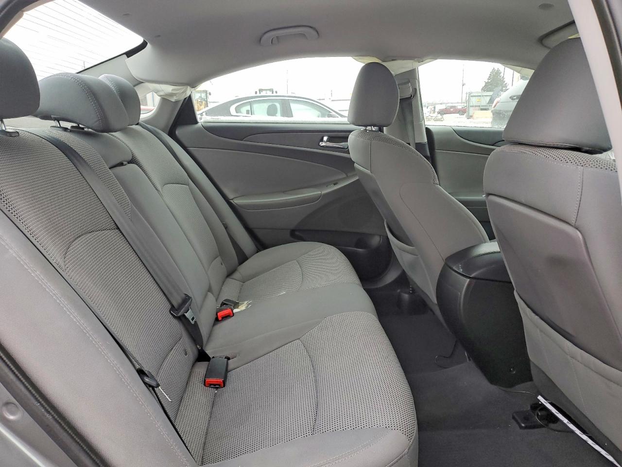2013 HYUNDAI SONATA GLS photo 28