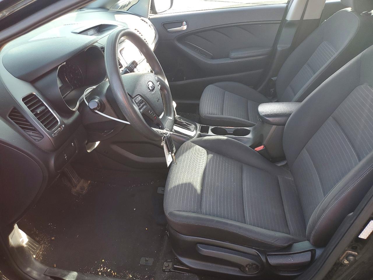 2017 KIA FORTE LX photo 7