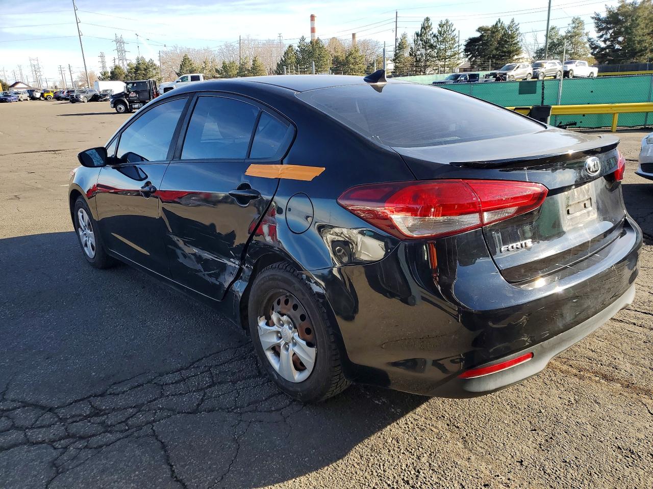 2017 KIA FORTE LX photo 2