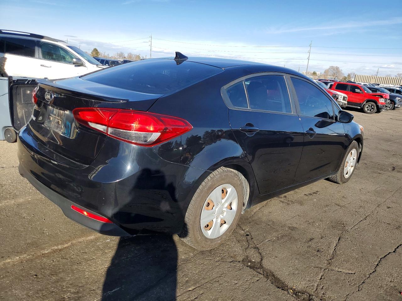 2017 KIA FORTE LX photo 3