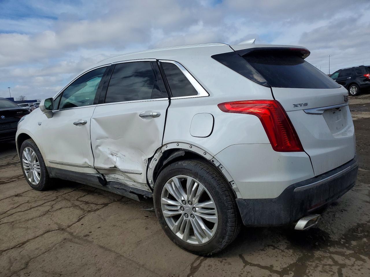 2019 CADILLAC XT5 PREMIUM LUXURY photo 3