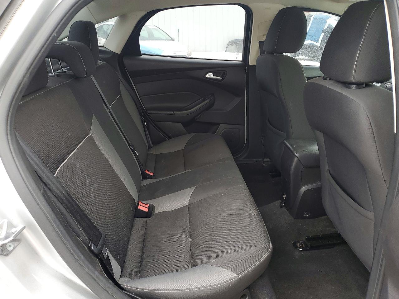 2014 FORD FOCUS SE photo 28