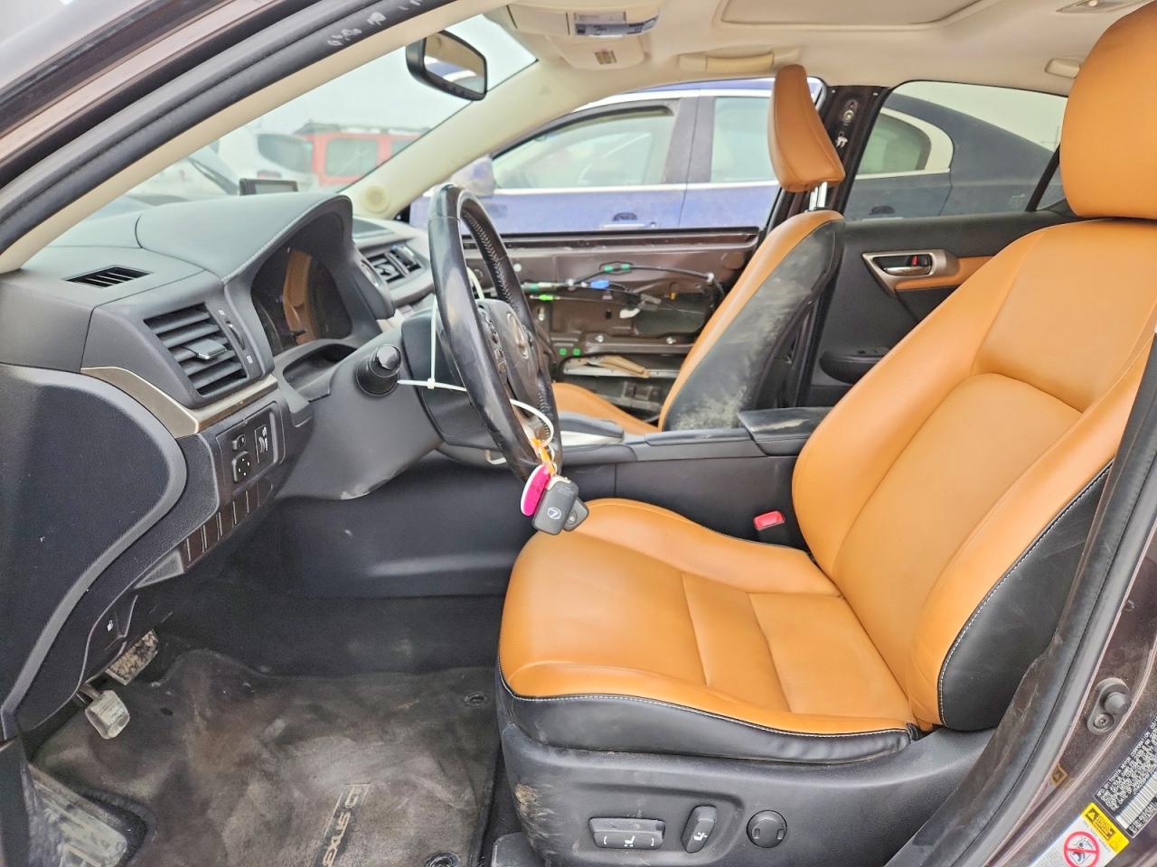 2015 LEXUS CT 200 photo 13