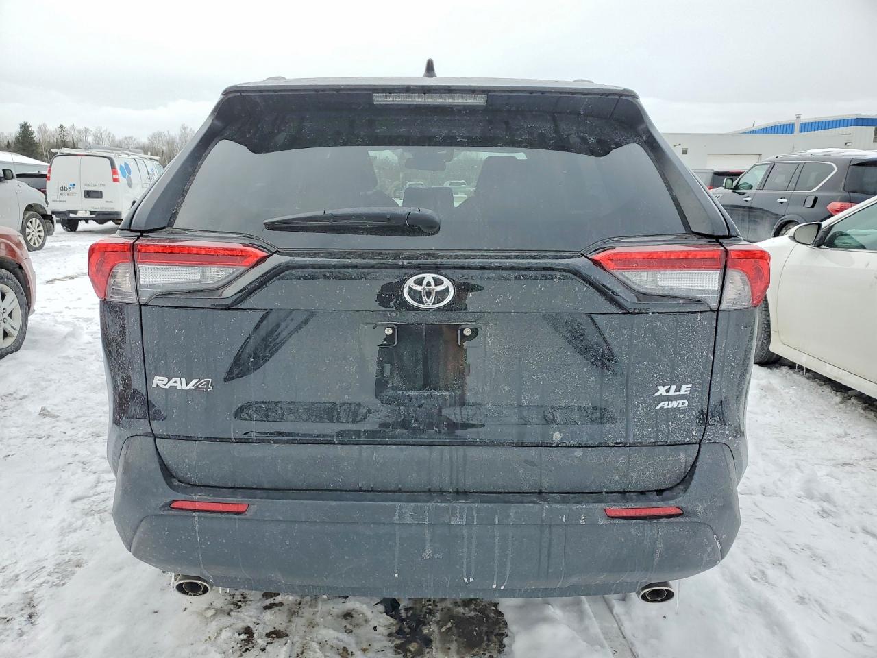 2025 TOYOTA RAV4 XLE photo 6