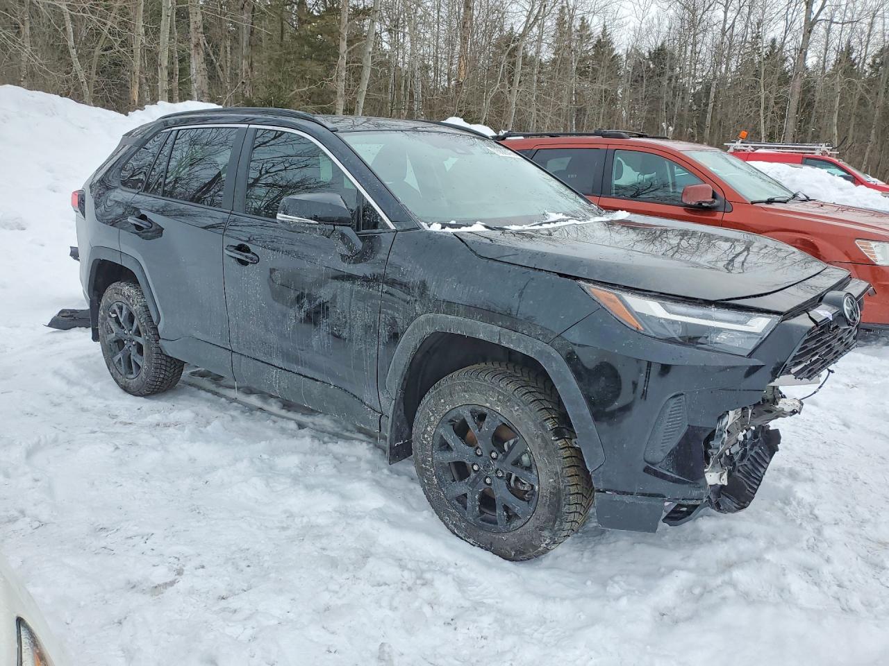 2025 TOYOTA RAV4 XLE photo 4