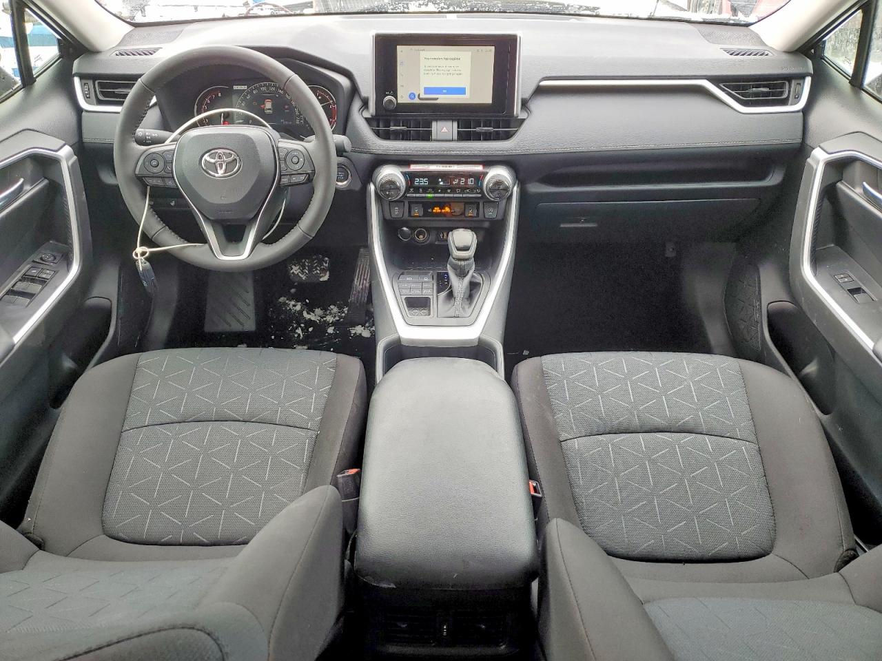 2025 TOYOTA RAV4 XLE photo 8