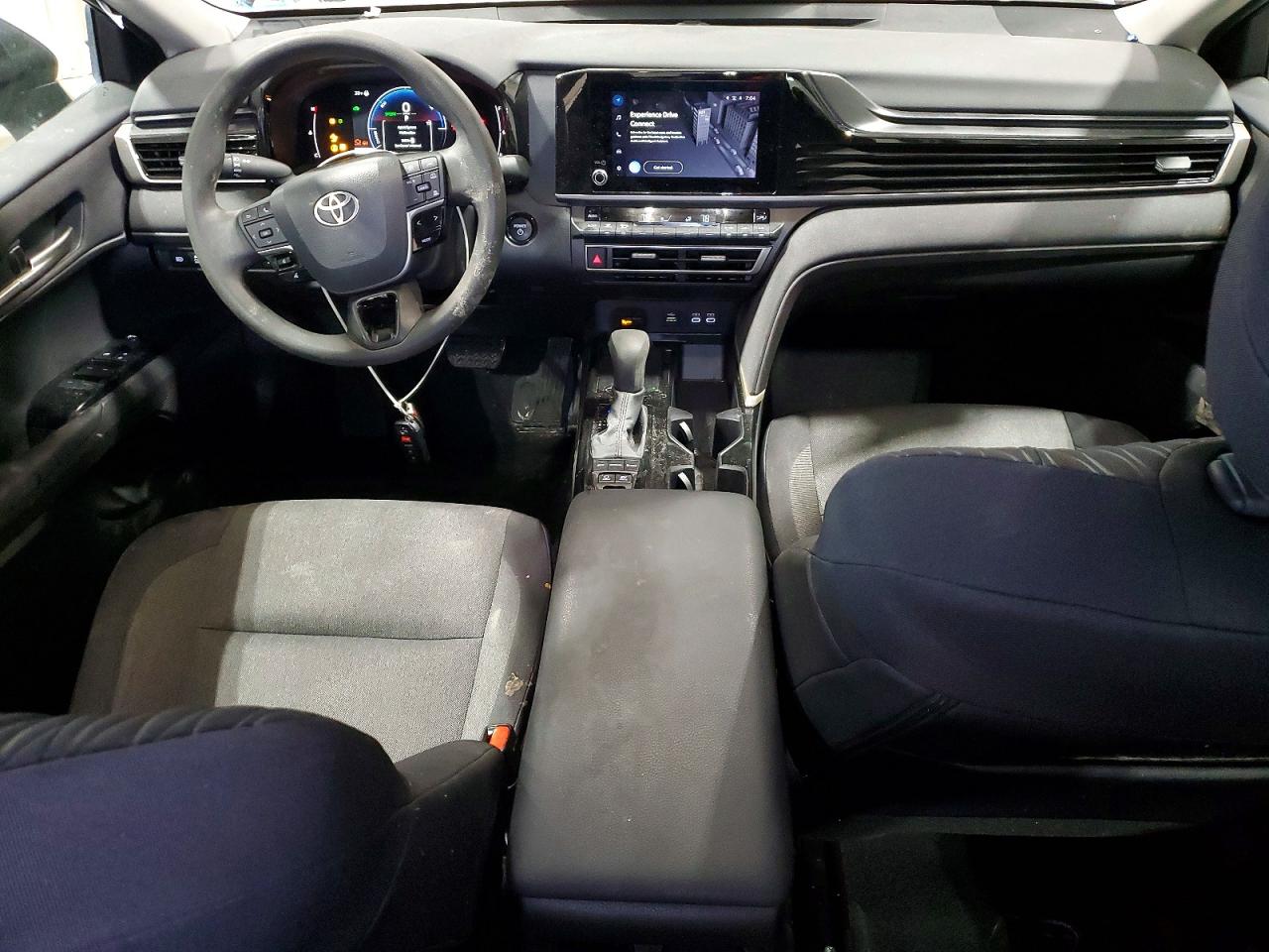 2025 TOYOTA CAMRY XSE photo 8