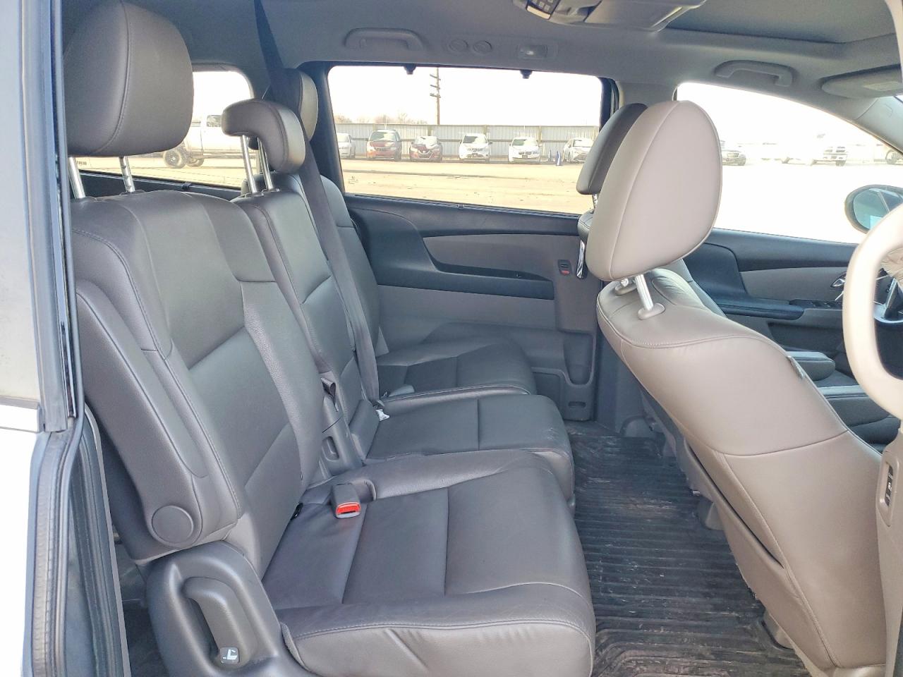 2016 HONDA ODYSSEY photo 11