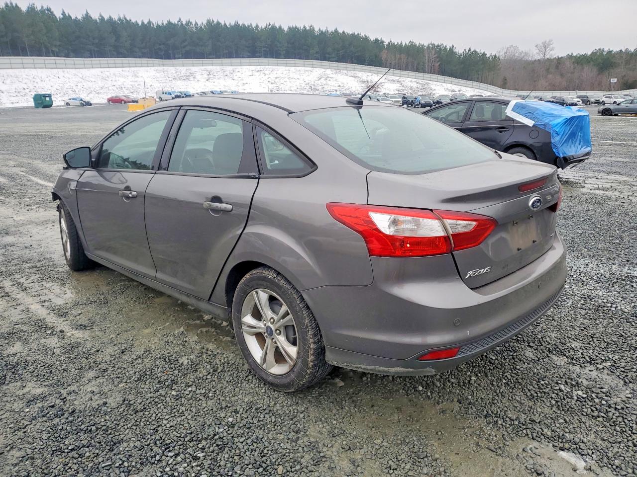 2013 FORD FOCUS SE photo 3