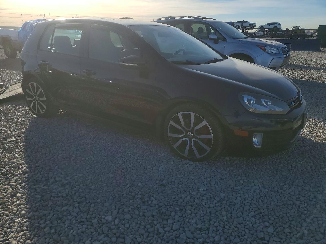 2013 VOLKSWAGEN GTI photo 4