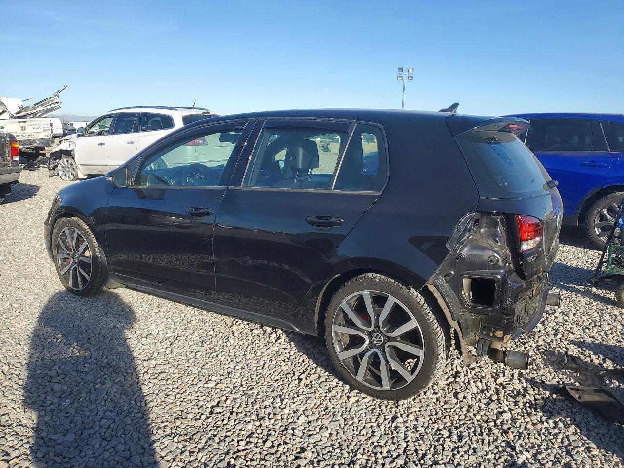 2013 VOLKSWAGEN GTI photo 2