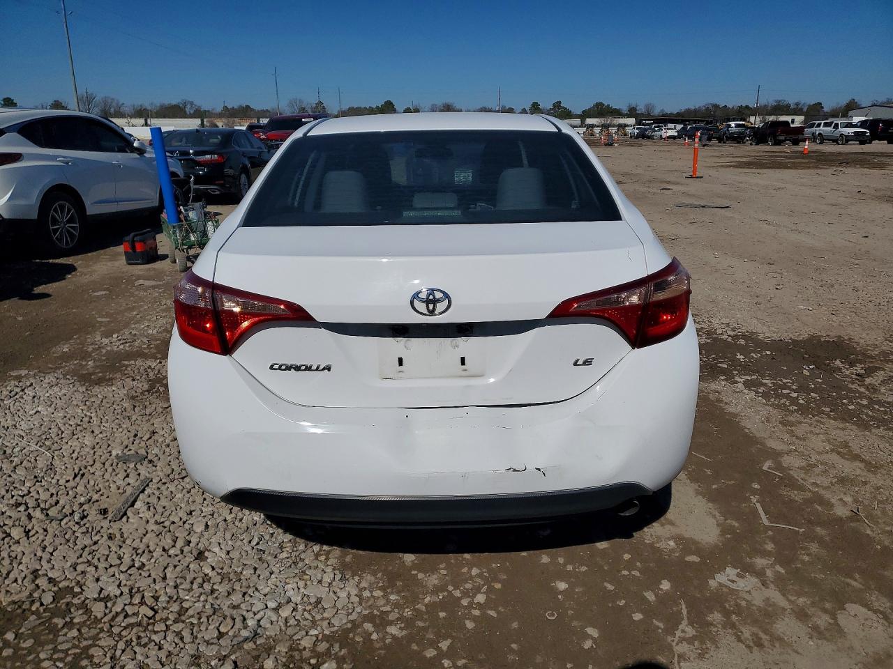 2018 TOYOTA COROLLA L photo 11
