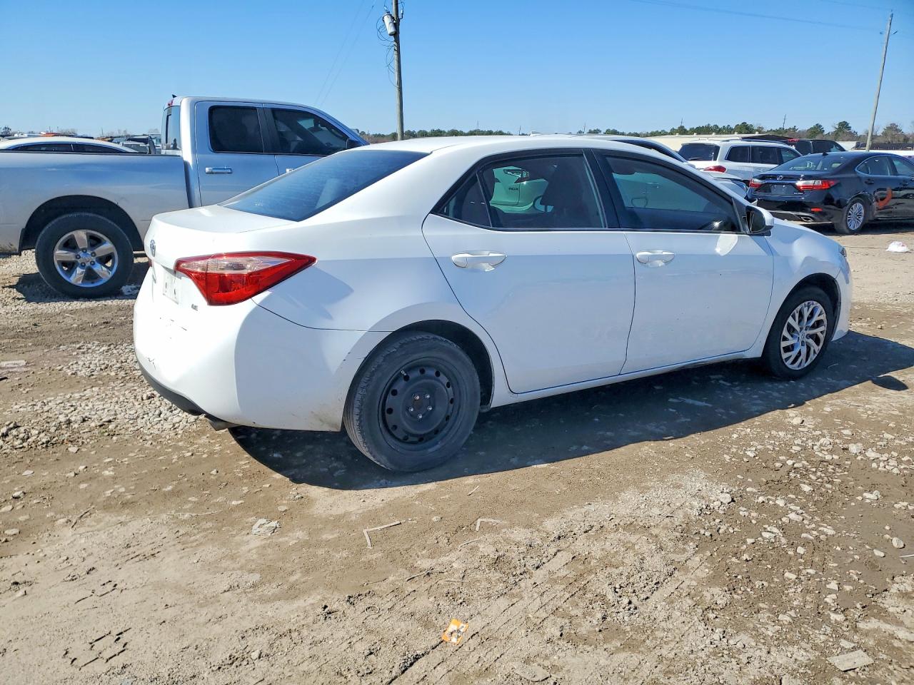 2018 TOYOTA COROLLA L photo 5