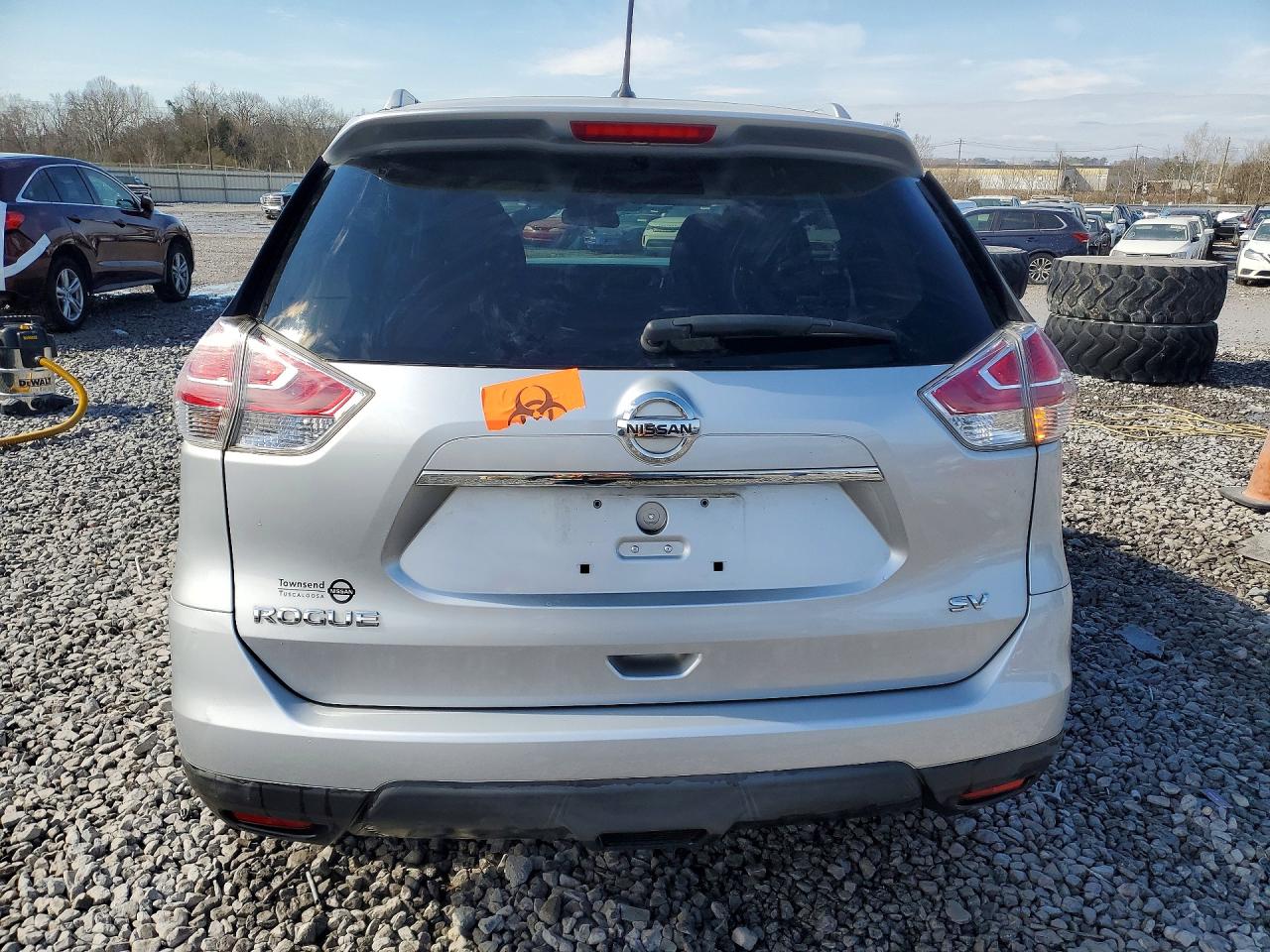 2016 NISSAN ROGUE SV photo 16