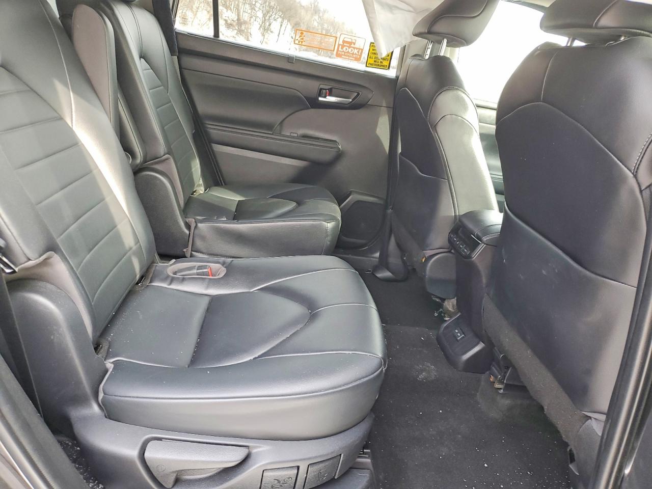 2023 TOYOTA HIGHLANDER HYBRID XLE photo 11