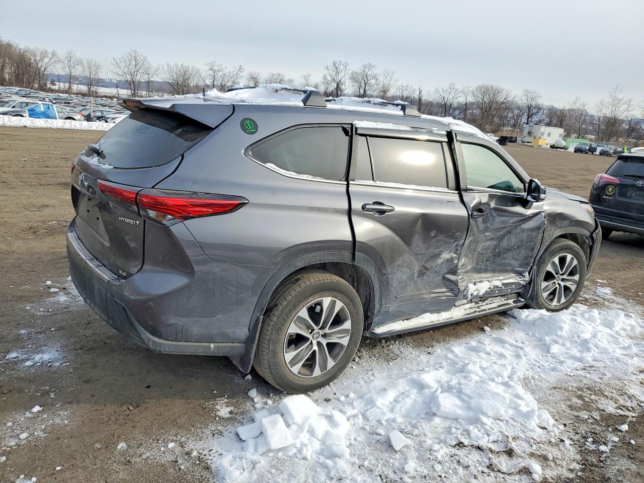 2023 TOYOTA HIGHLANDER HYBRID XLE photo 3