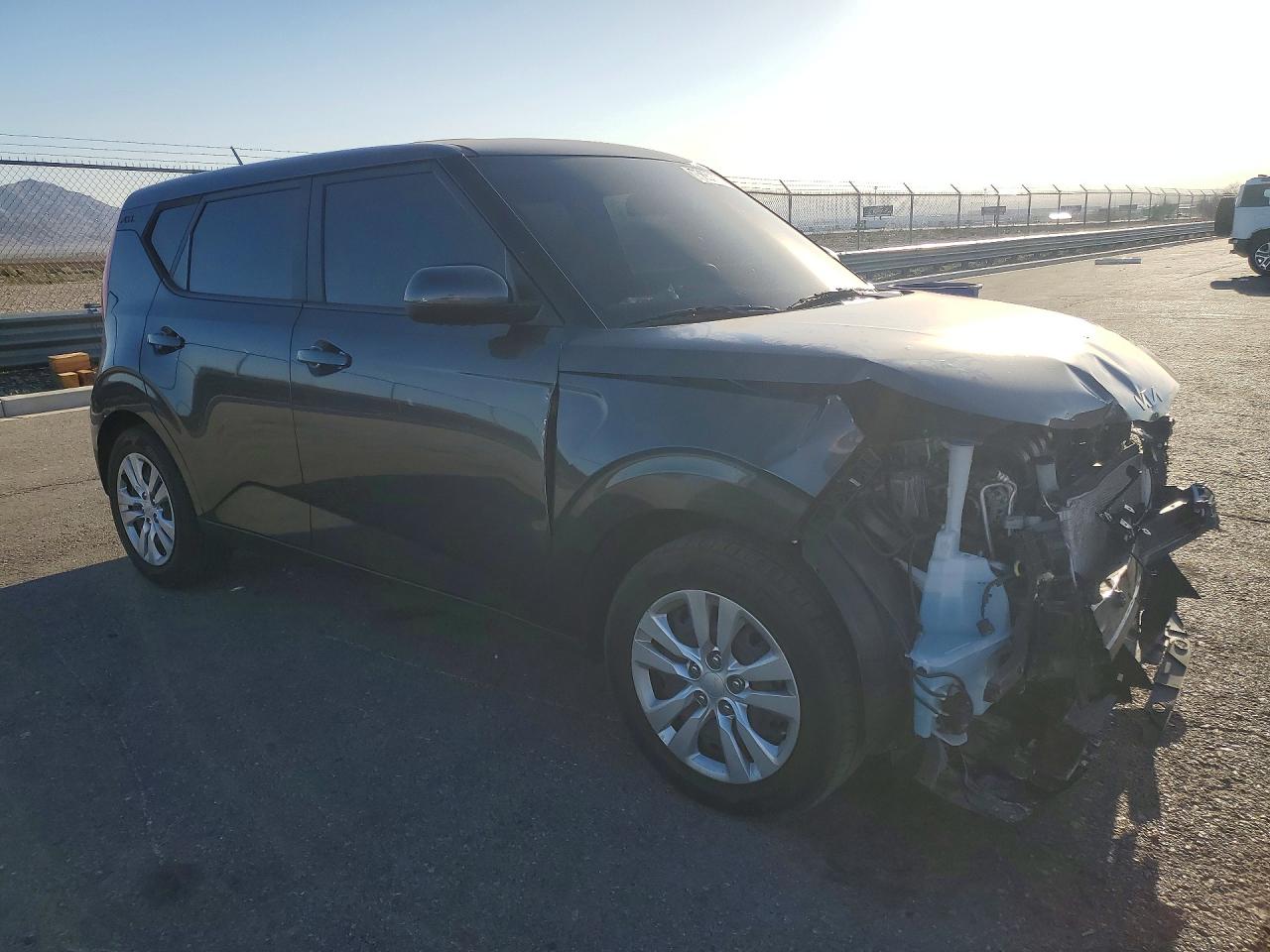 2022 KIA SOUL LX photo 4
