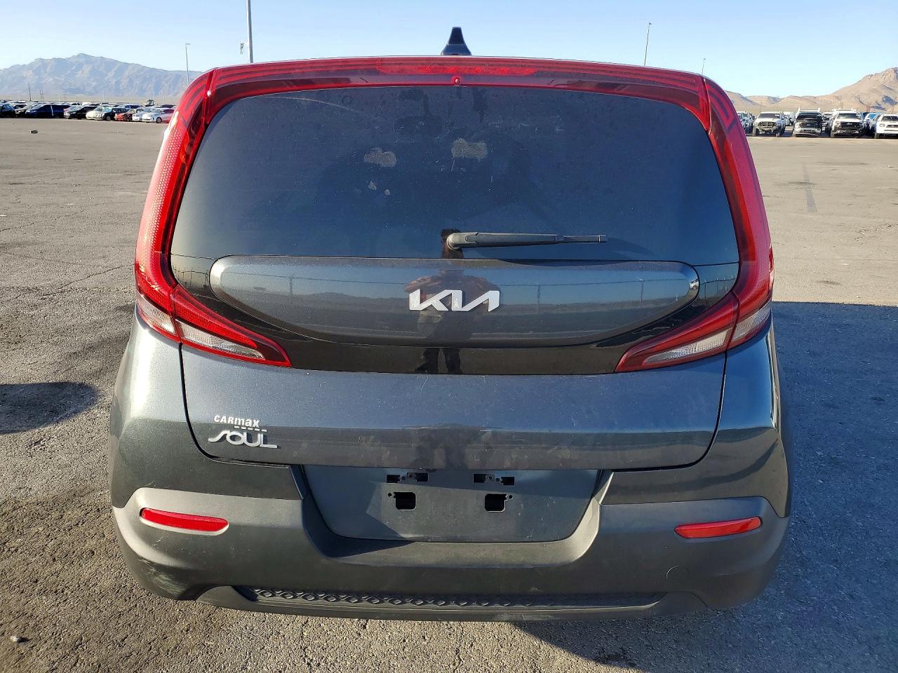 2022 KIA SOUL LX photo 6