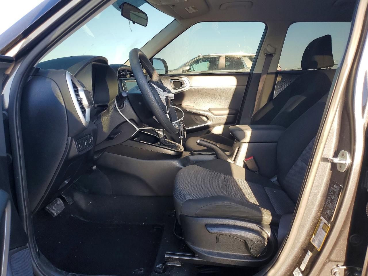 2022 KIA SOUL LX photo 7