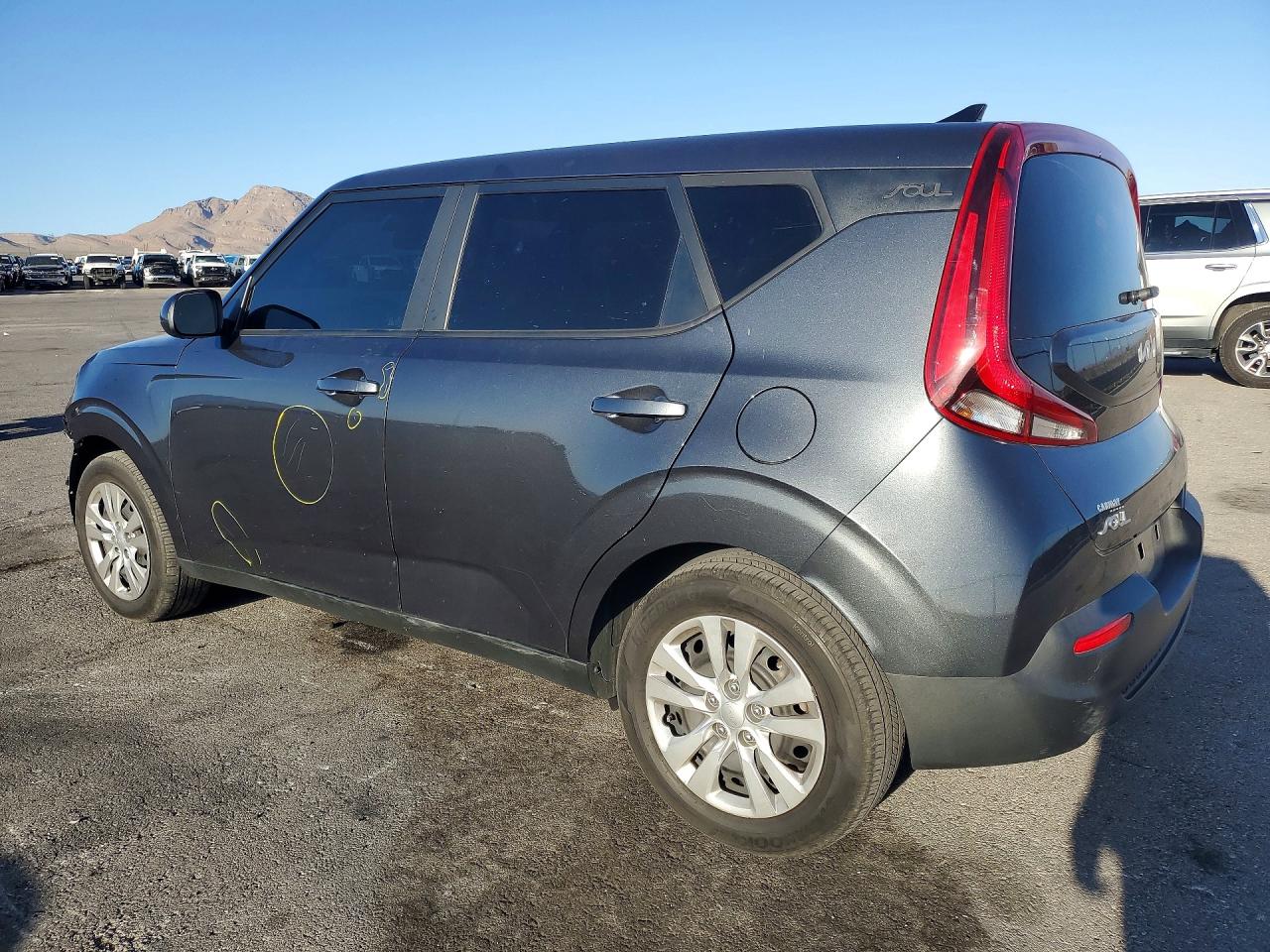 2022 KIA SOUL LX photo 2