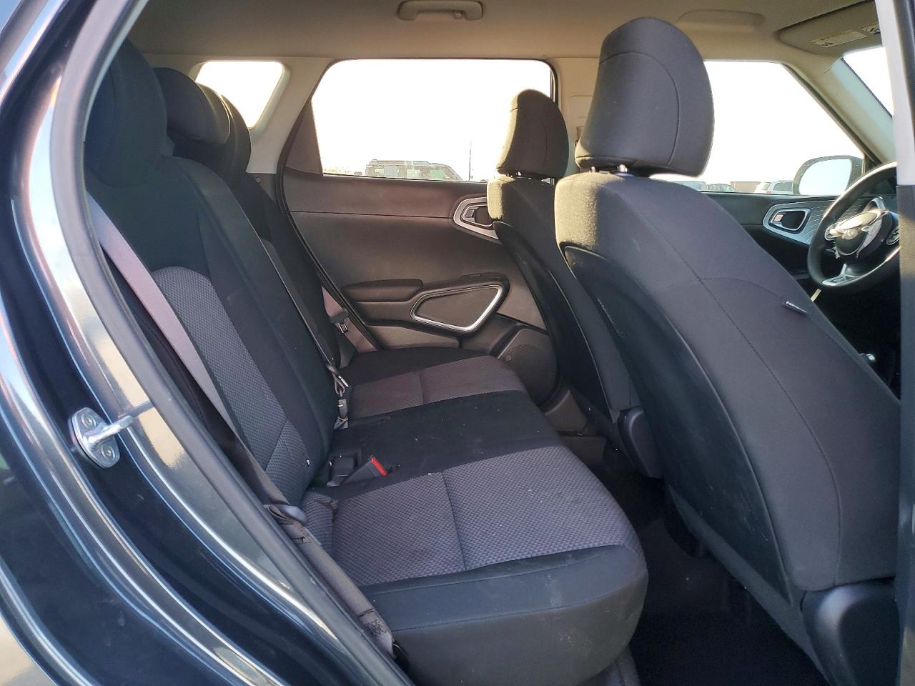 2022 KIA SOUL LX photo 10