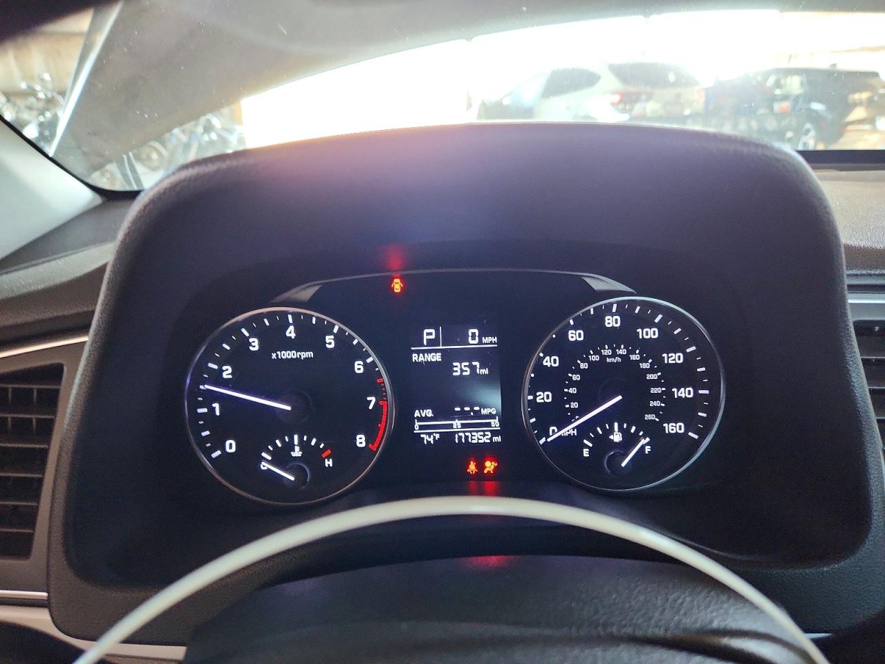 2017 HYUNDAI ELANTRA SE photo 17