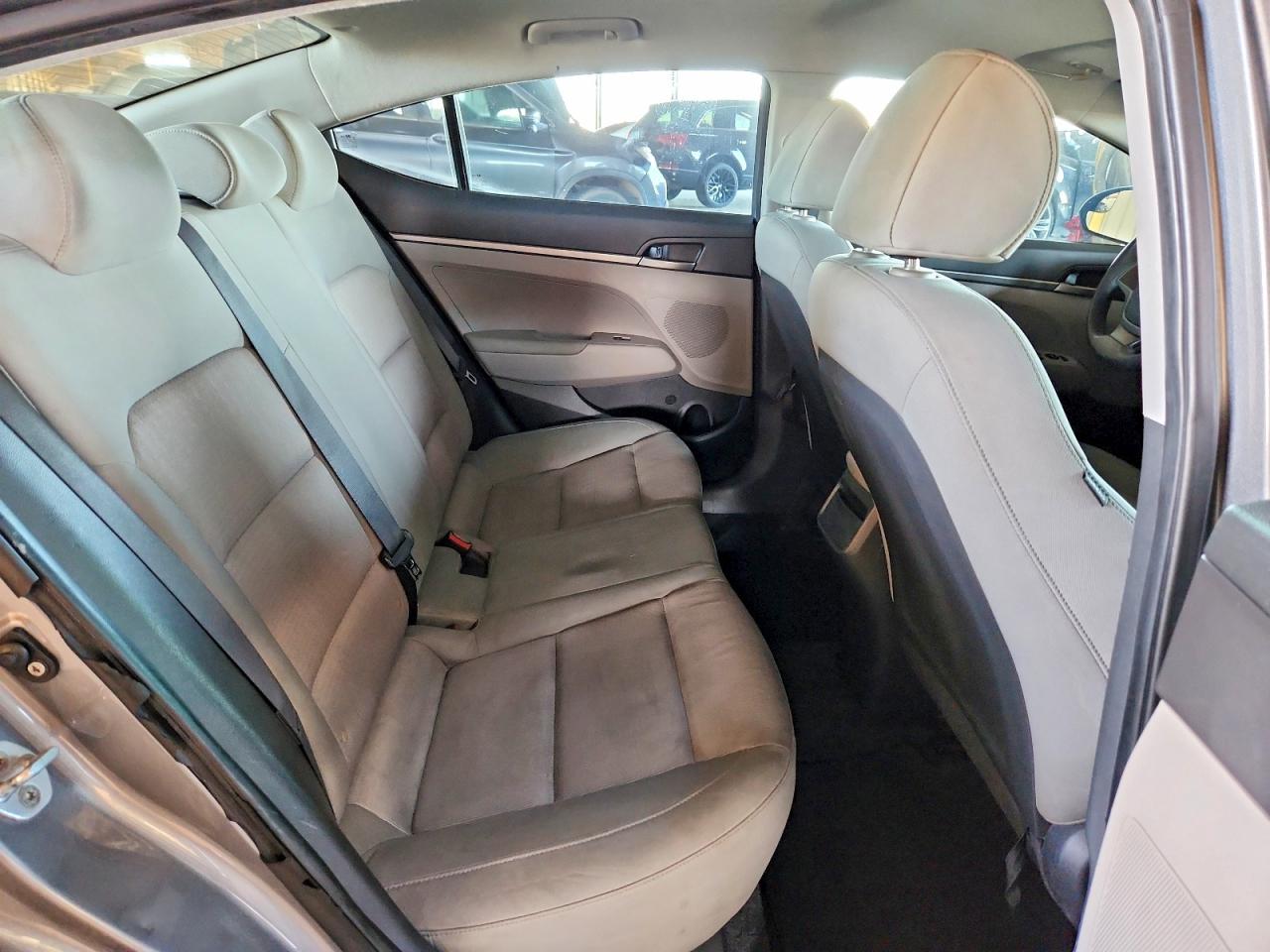 2017 HYUNDAI ELANTRA SE photo 19