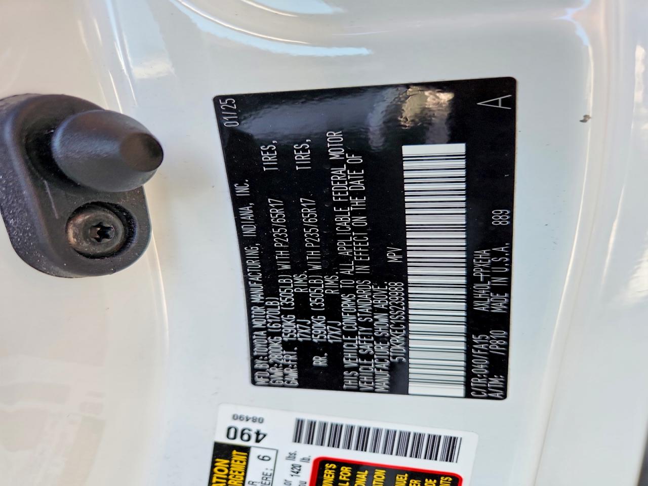 2025 TOYOTA SIENNA LE photo 13