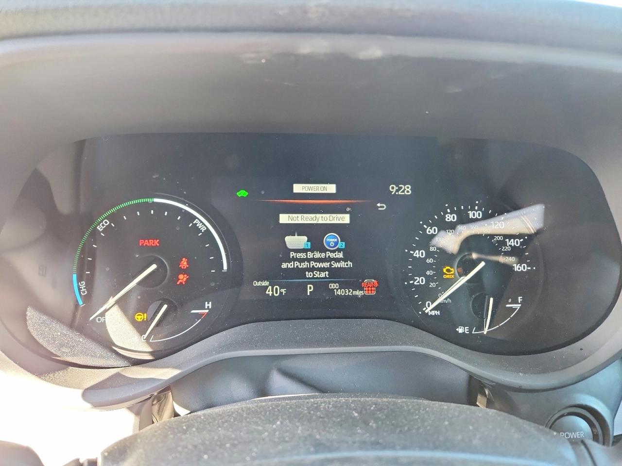 2025 TOYOTA SIENNA LE photo 9
