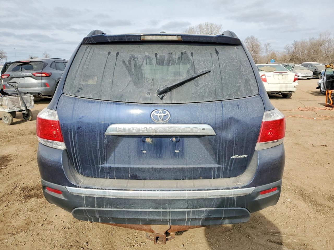 2011 TOYOTA HIGHLANDER BASE photo 16