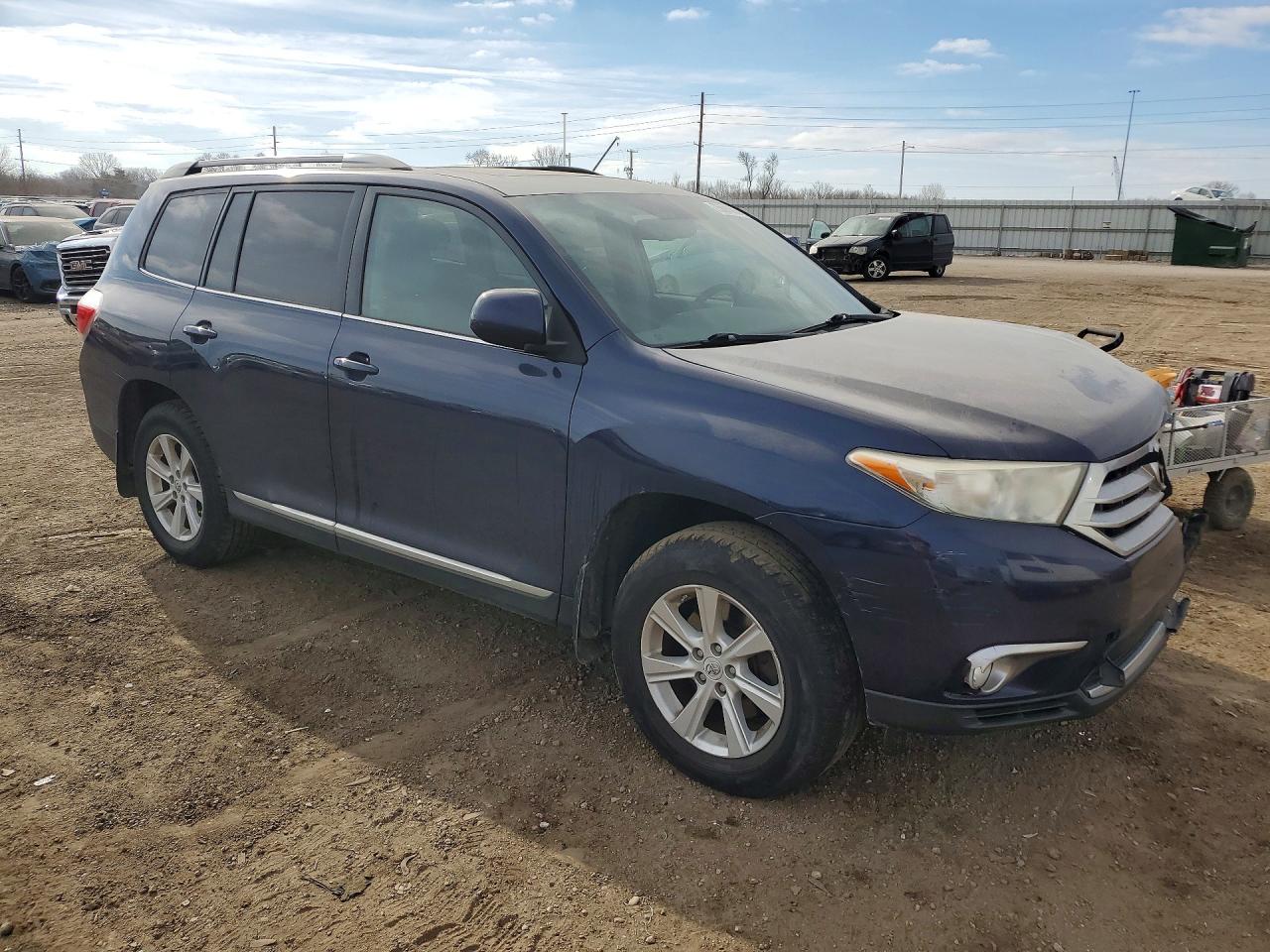 2011 TOYOTA HIGHLANDER BASE photo 10