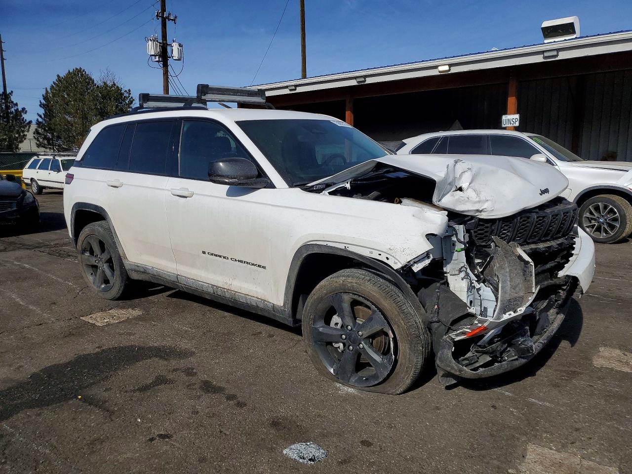 2024 JEEP GRAND CHEROKEE LAREDO photo 4