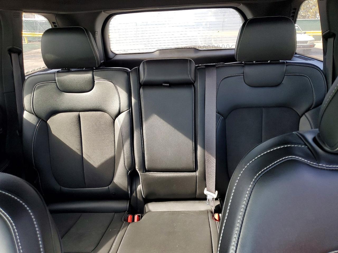 2024 JEEP GRAND CHEROKEE LAREDO photo 10