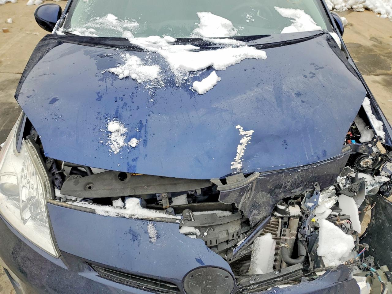 2014 TOYOTA PRIUS photo 11