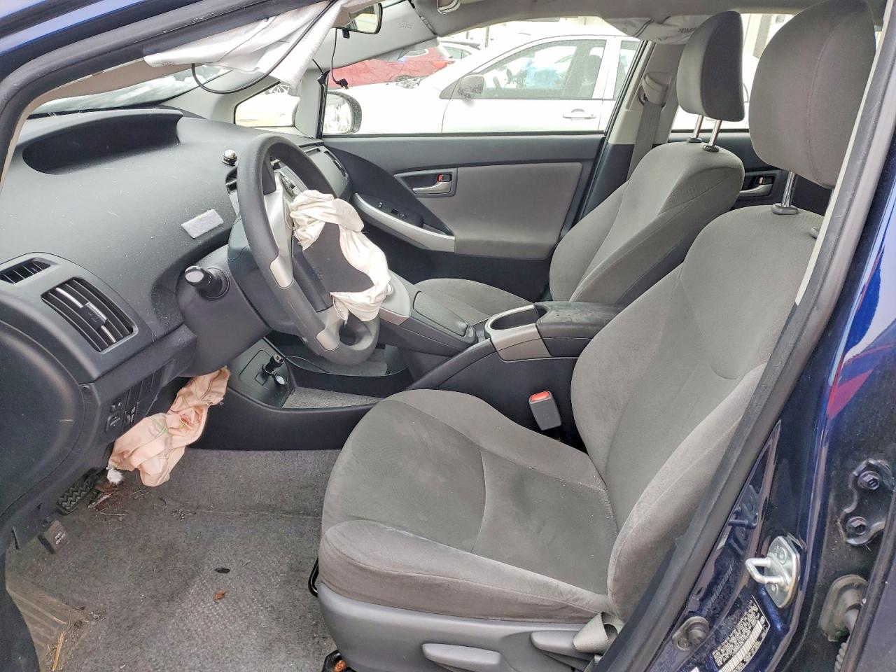 2014 TOYOTA PRIUS photo 7