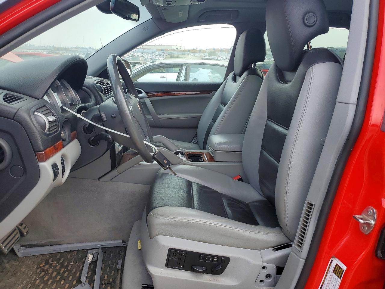 2006 PORSCHE CAYENNE S photo 19