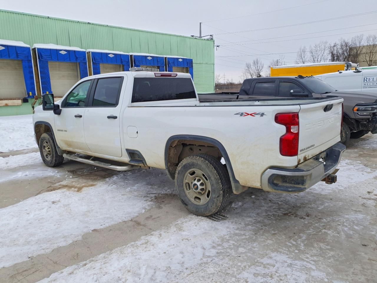 2023 CHEVROLET SILVERADO K2500 HEAVY DUTY photo 3
