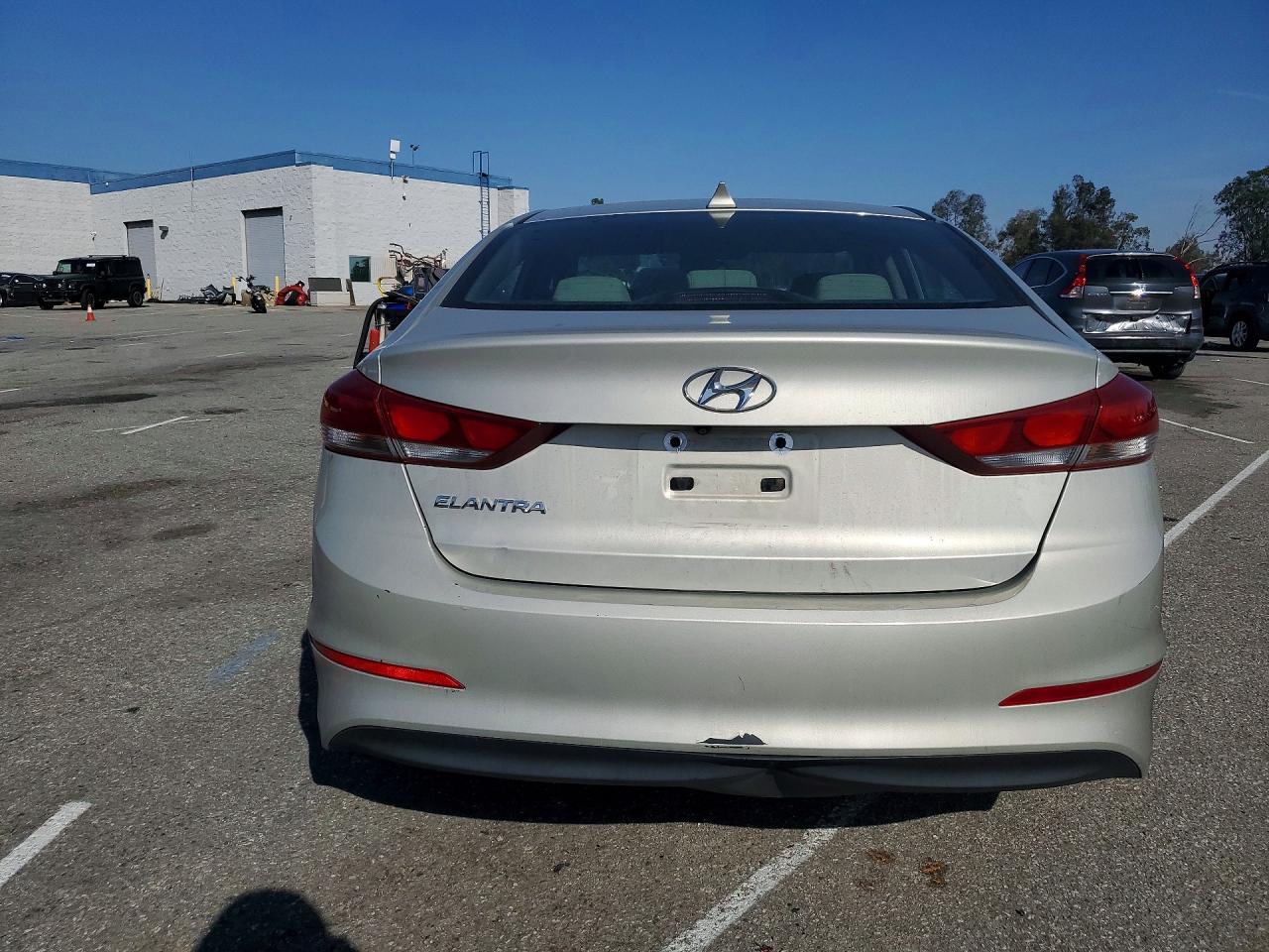 2017 HYUNDAI ELANTRA SE photo 16