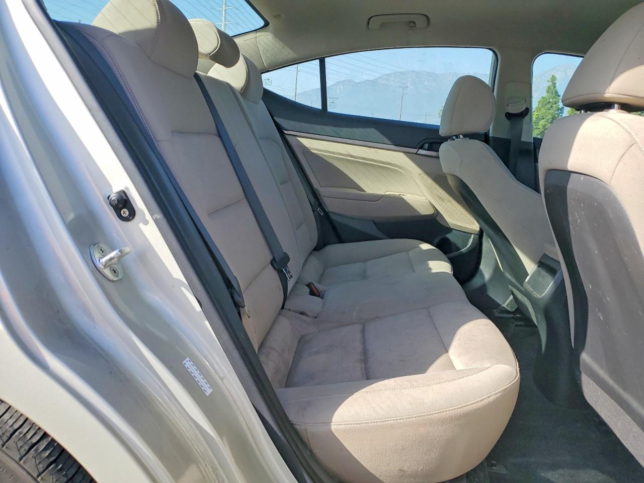 2017 HYUNDAI ELANTRA SE photo 28