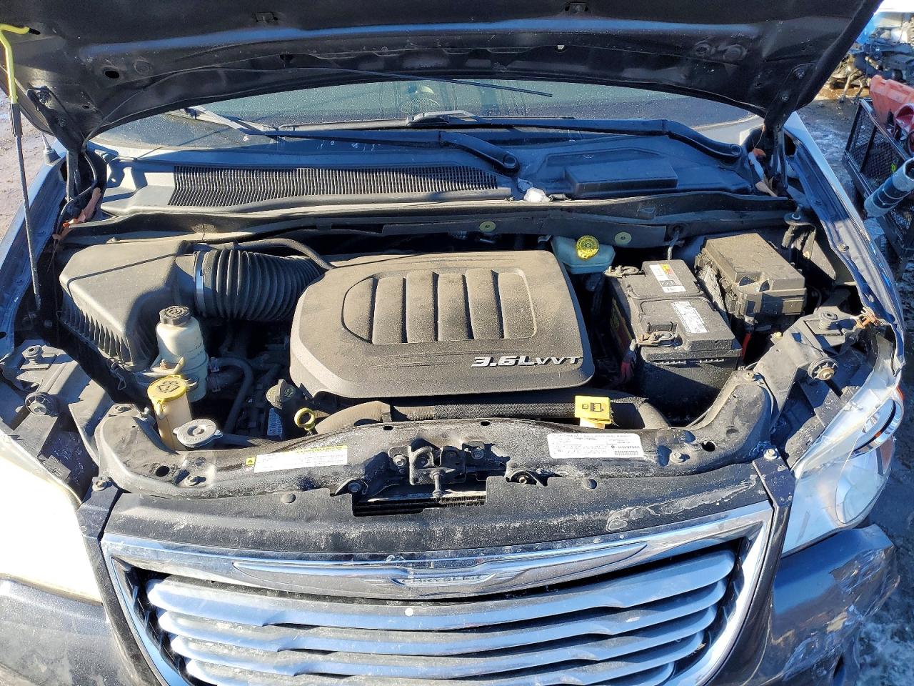 2013 CHRYSLER TOWN & COUNTRY TOURING L photo 12