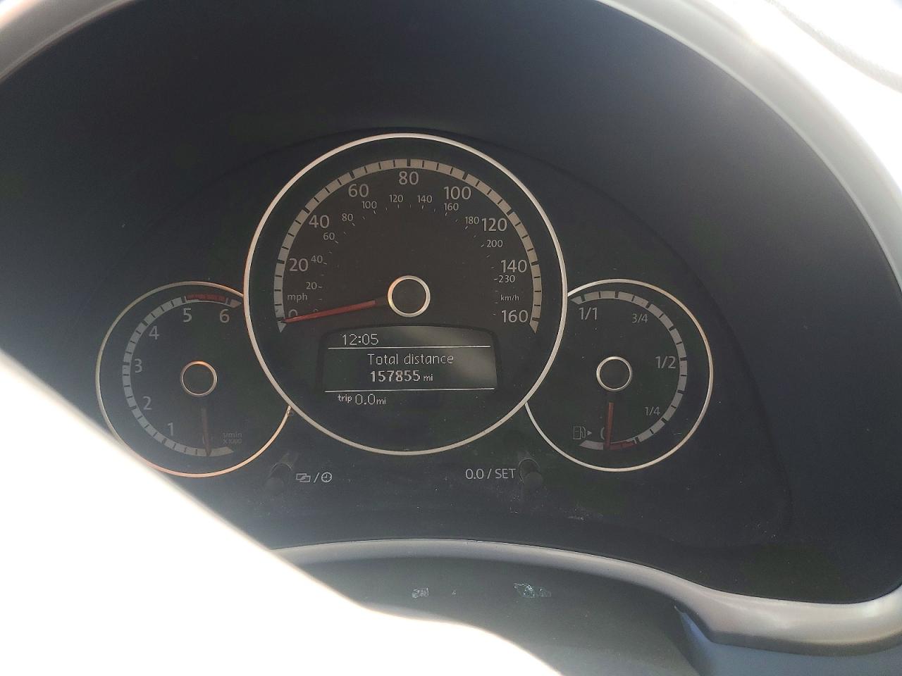2014 VOLKSWAGEN BEETLE photo 9