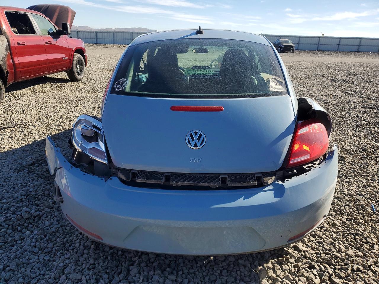 2014 VOLKSWAGEN BEETLE photo 6